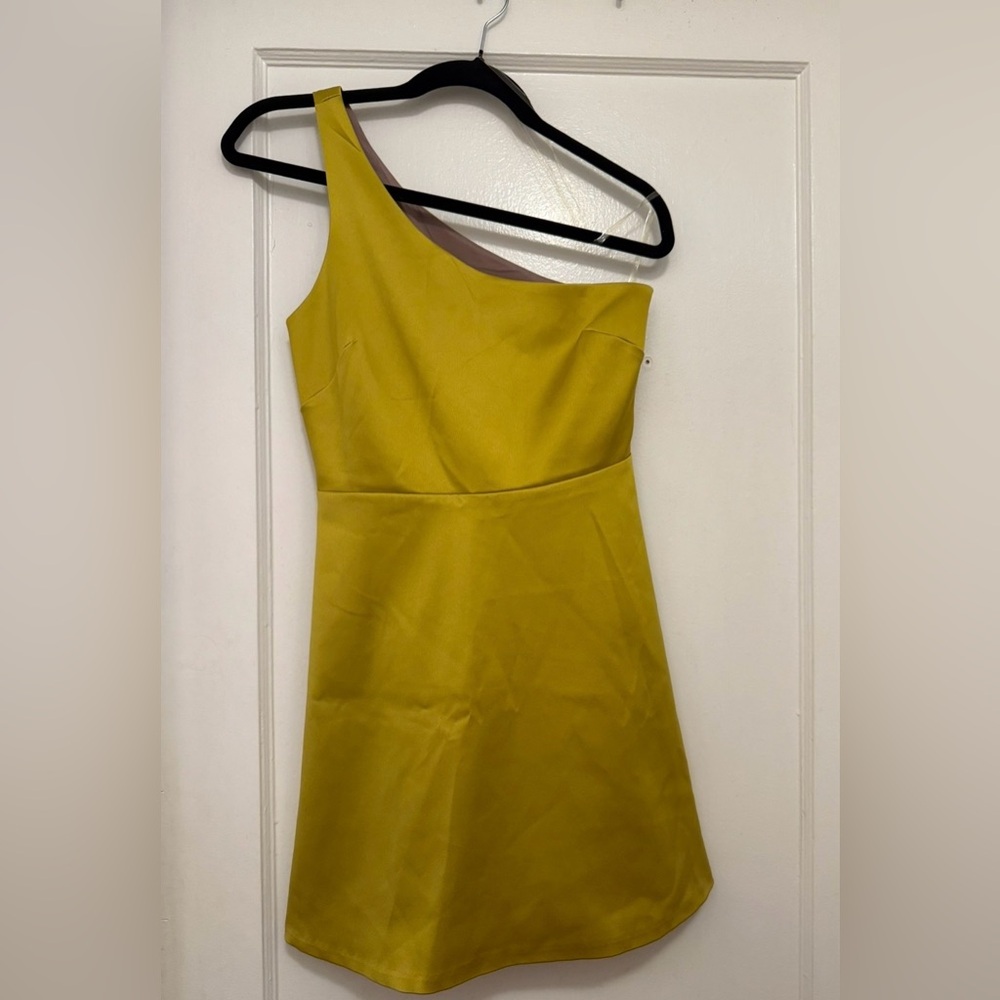 silence + noise One-Shoulder Open Back Chartreuse Satin Mini Dress | Sz 0